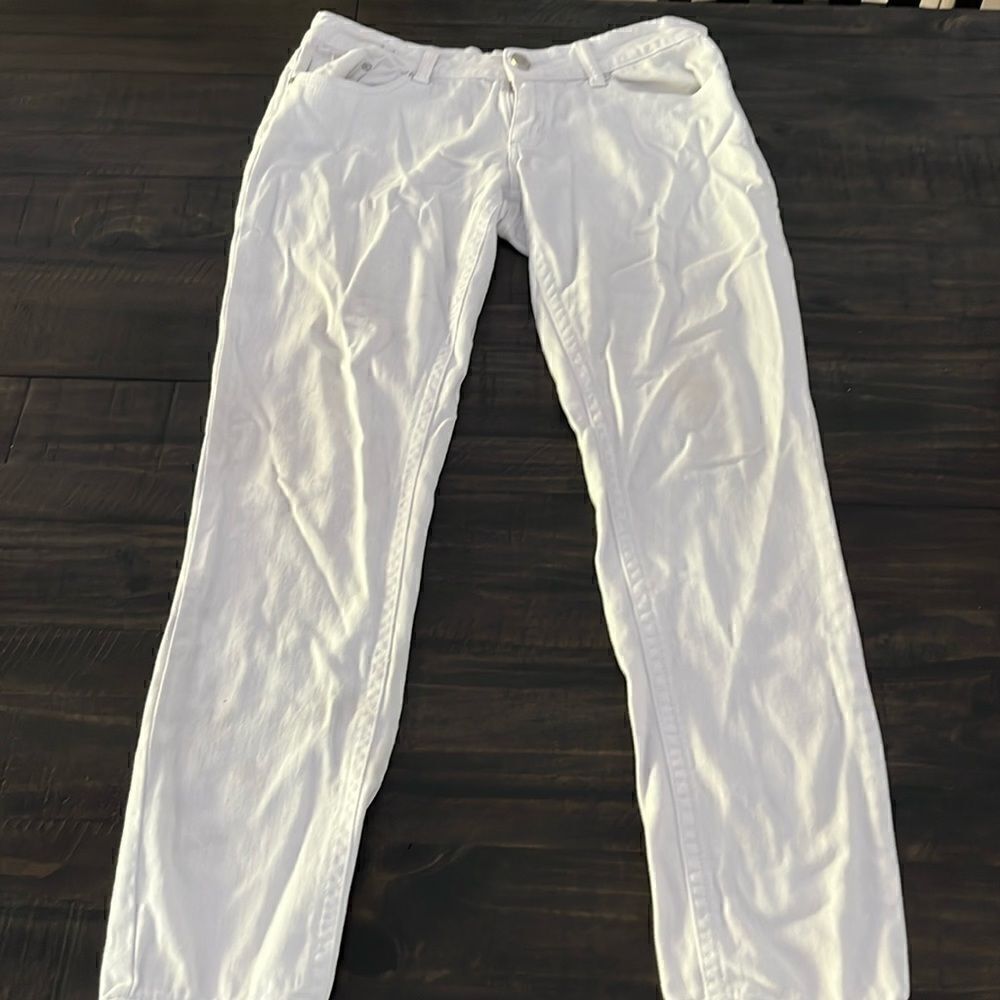 White skinny jeans 